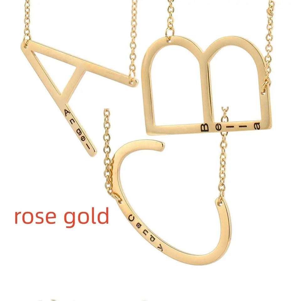 Collana con ciondolo a forma di lettera inglese in acciaio al titanio europeo da 26 pollici - Collana con ciondolo a forma di lettera