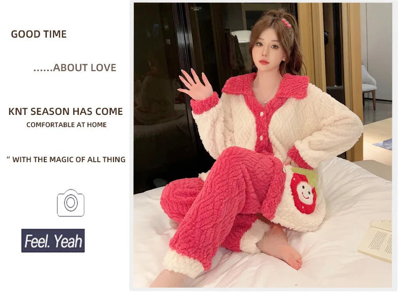 Pigiama lungo da donna in pile di corallo spesso Ins, grazioso pigiama da esterno a forma di fragola, comodo pigiama per l'autunno...