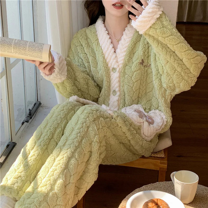 Pigiama in pile di corallo spesso, abbigliamento da casa per ragazze, stile dolce e carino, indossabile all'aperto, caldo, set da notte per l'autunno e l'inverno