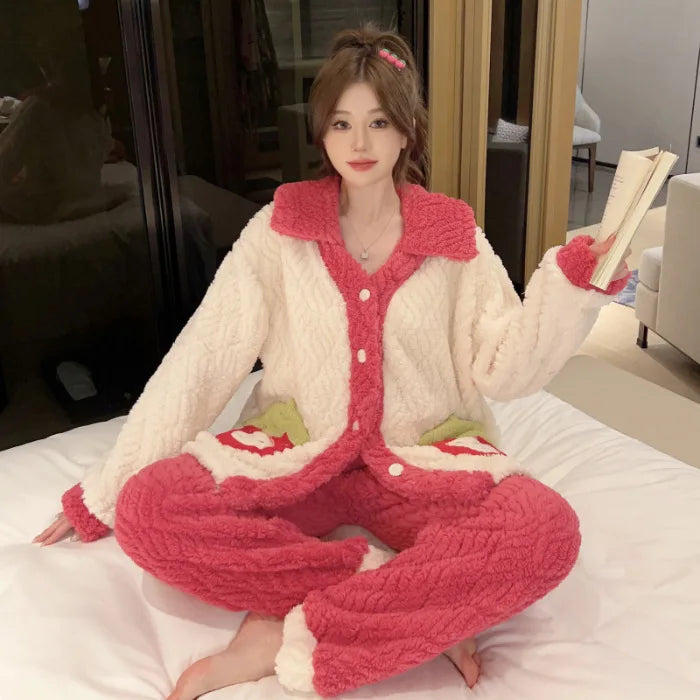 Pigiama lungo da donna in pile di corallo spesso Ins, grazioso pigiama da esterno a forma di fragola, comodo pigiama per l'autunno...