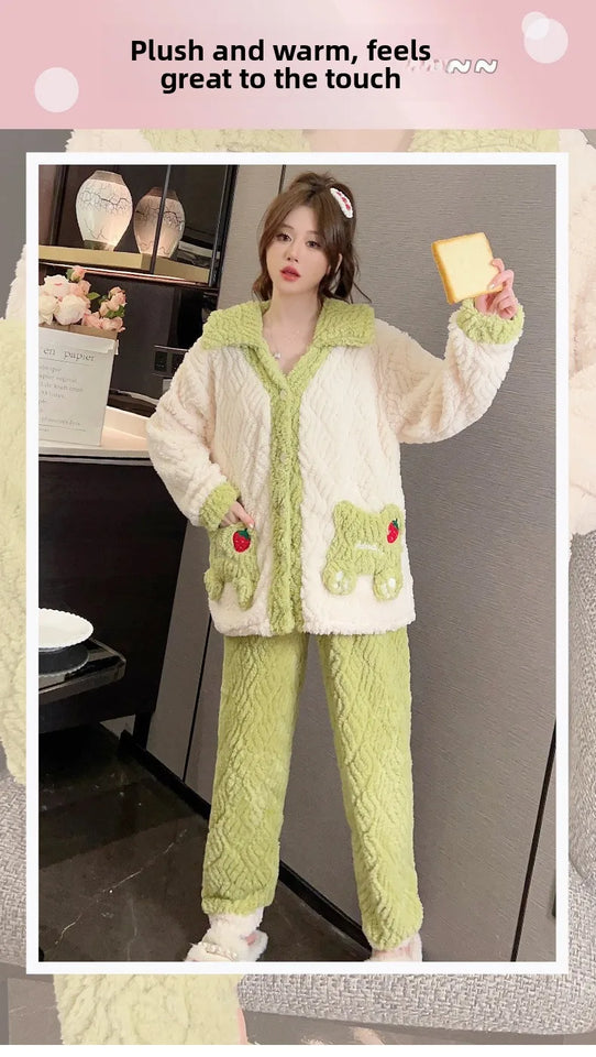 Pigiama lungo da donna in pile di corallo spesso Ins, grazioso pigiama da esterno a forma di fragola, comodo pigiama per l'autunno...