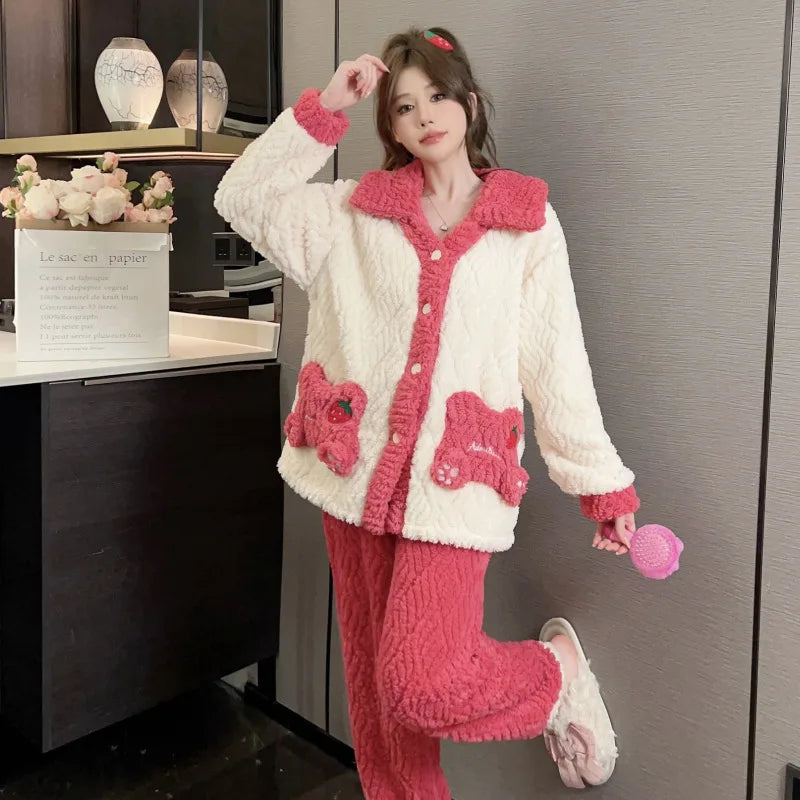 Pigiama lungo da donna in pile di corallo spesso Ins, grazioso pigiama da esterno a forma di fragola, comodo pigiama per l'autunno...