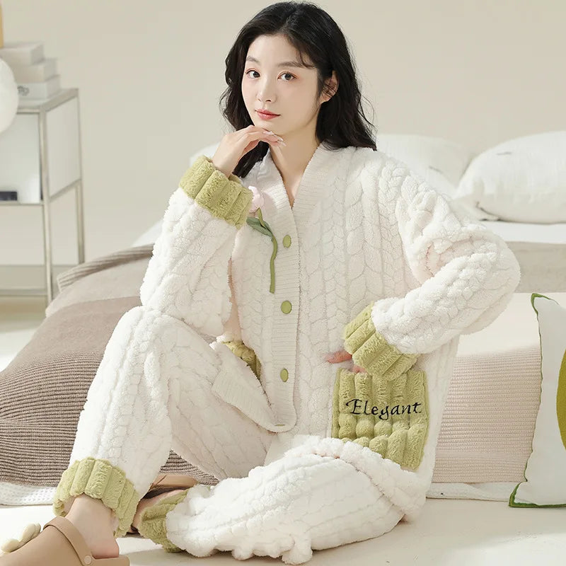 Pigiama in pile di corallo spesso, set di vestiti invernali da donna con motivo a coniglio, pantaloni in flanella calda a maniche lunghe e scollo a V