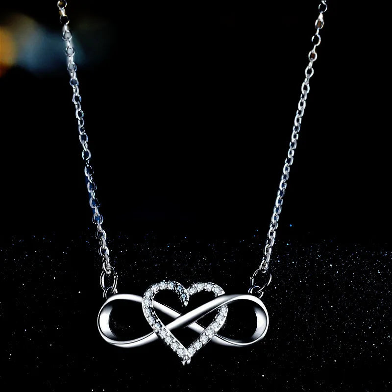 Collana romantica alla moda color oro e argento con ciondolo a forma di cuore con zirconi cubici e ciondolo a forma di cuore portafortuna, regalo per donna