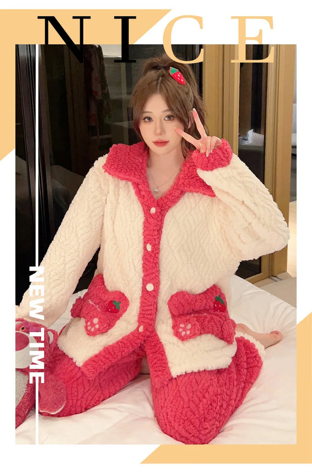 Pigiama lungo da donna in pile di corallo spesso Ins, grazioso pigiama da esterno a forma di fragola, comodo pigiama per l'autunno...