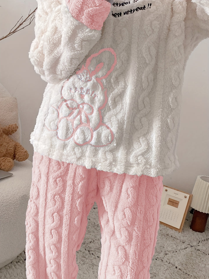 Pigiama invernale in caldo pile da donna, completo casual da casa con grazioso motivo a coniglio